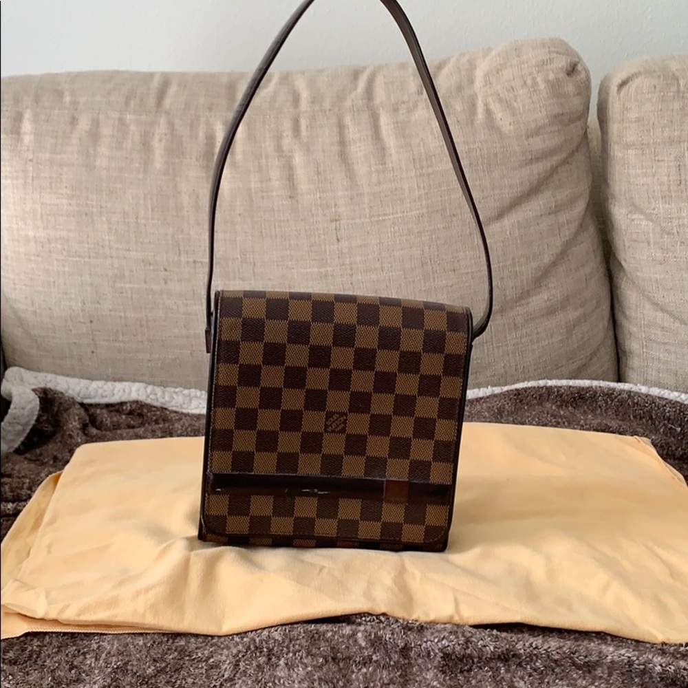 Authentic 2001 Damier Louis Vuitton Small Purse